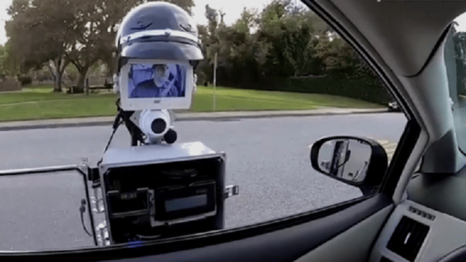 Robot cảnh sát giúp xử phạt tài xế vi phạm giao thông