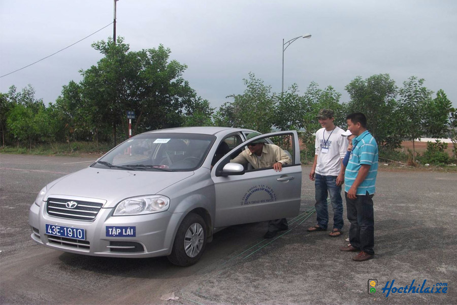 TRƯỜNG TRUNG CẤP NGHỀ GIAO THÔNG CÔNG CHÍNH