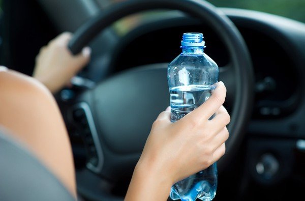 Kinh nghiệm lái xe vượt đèo là hãy mang theo nước uống