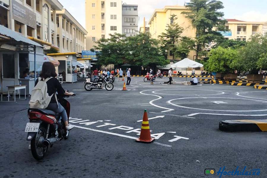 Khóa dạy học lái xe máy hạng A1 tại Sao Vàng