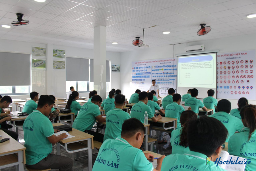 Trung tâm Giáo dục nghề nghiệp và Sát hạch lái xe Đặng Lâm
