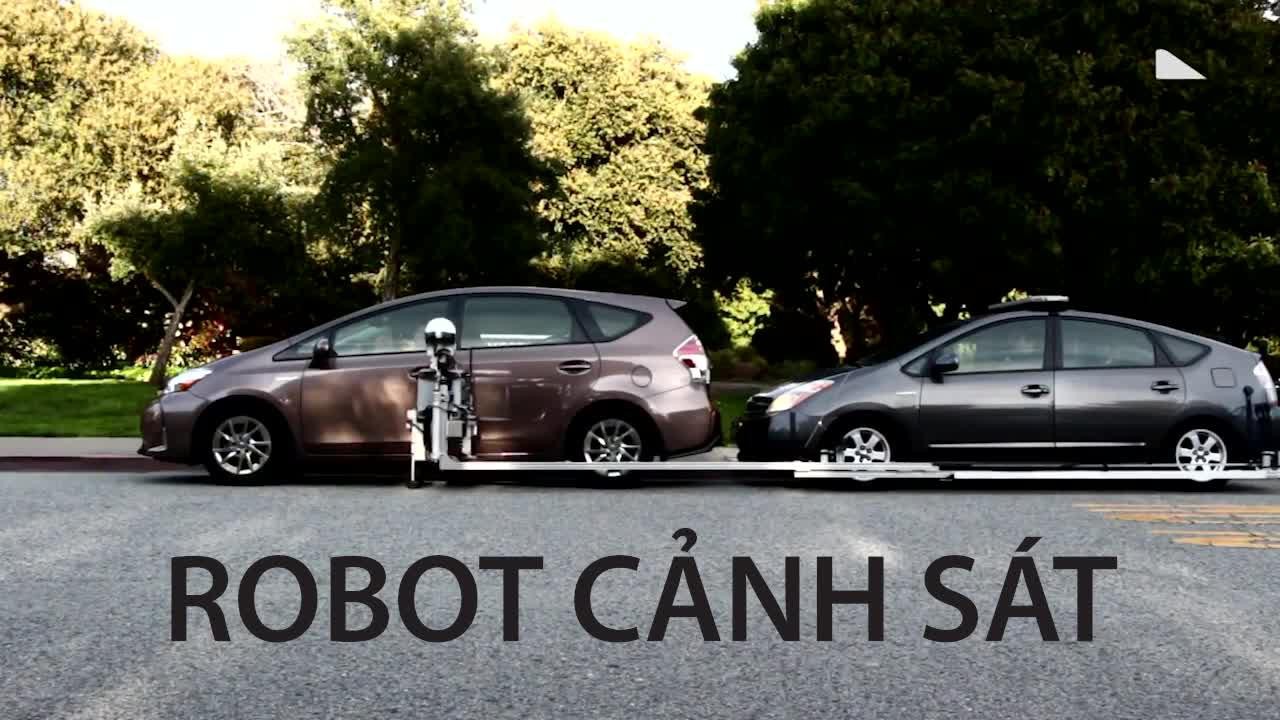 Robot được gắn một ray trượt ở gầm xe công cụ - robot cảnh sát giao thông