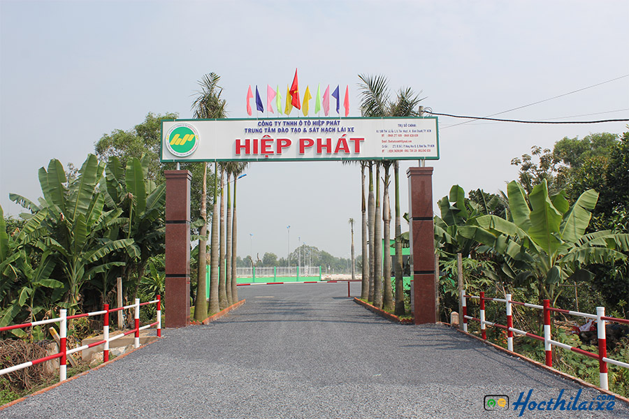 Trung tâm dạy nghề lái xe Hiệp Phát