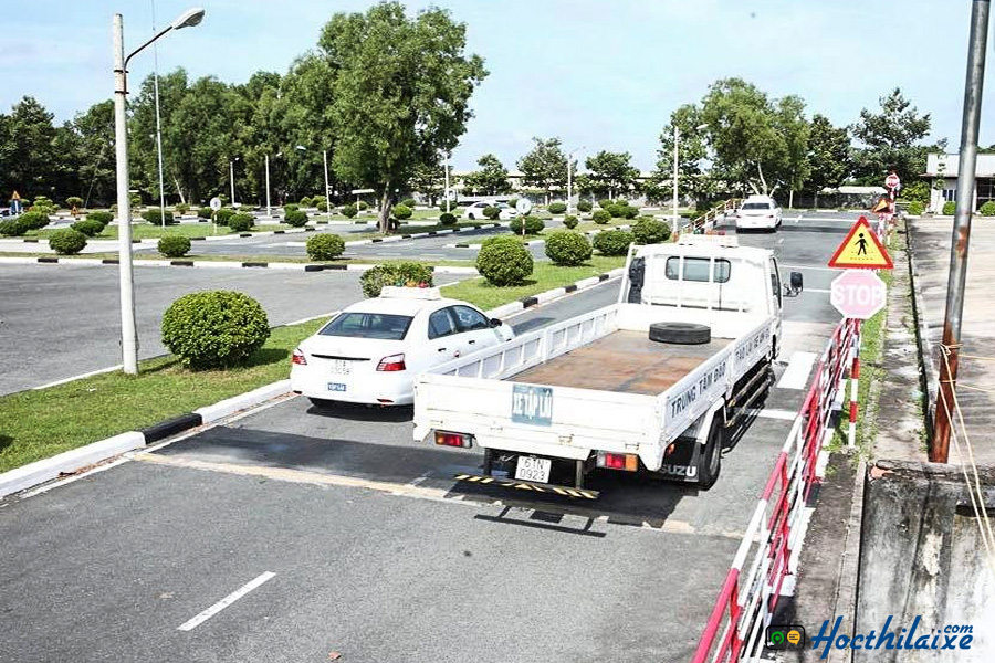 Các khóa học lái xe tốt nhất tại Trung tâm dạy lái xe Đồng Tiến